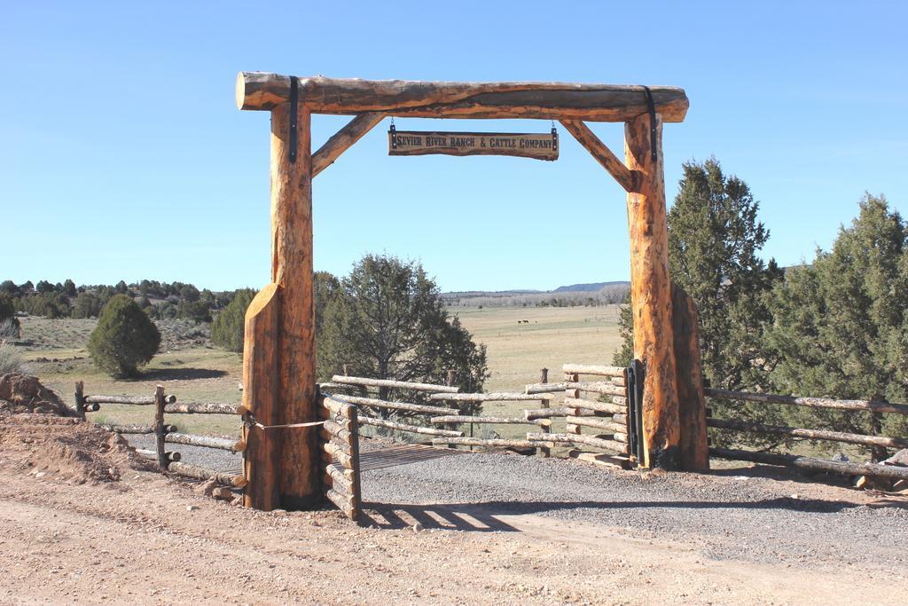Sevier River Ranch & Cattle Company Hatch Exterior photo